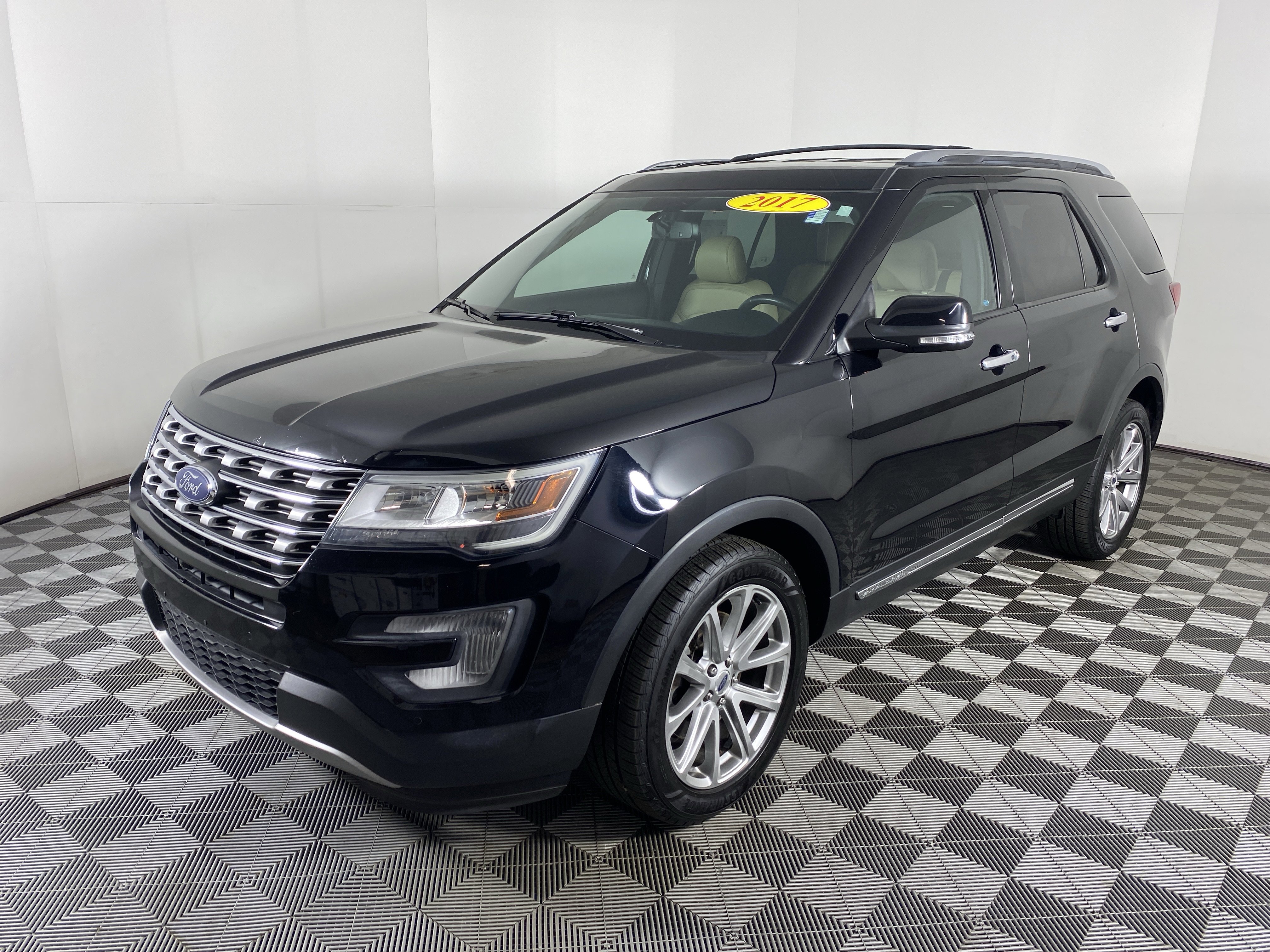 Used 2017 Ford Explorer Limited AWD/4WD image 11