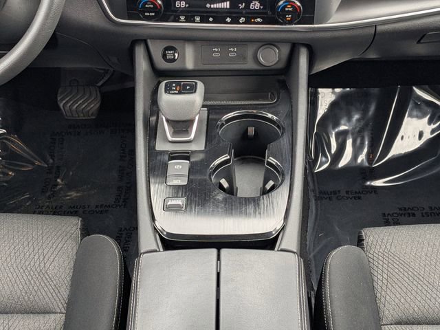Used 2024 Nissan Rogue SV FWD image 19