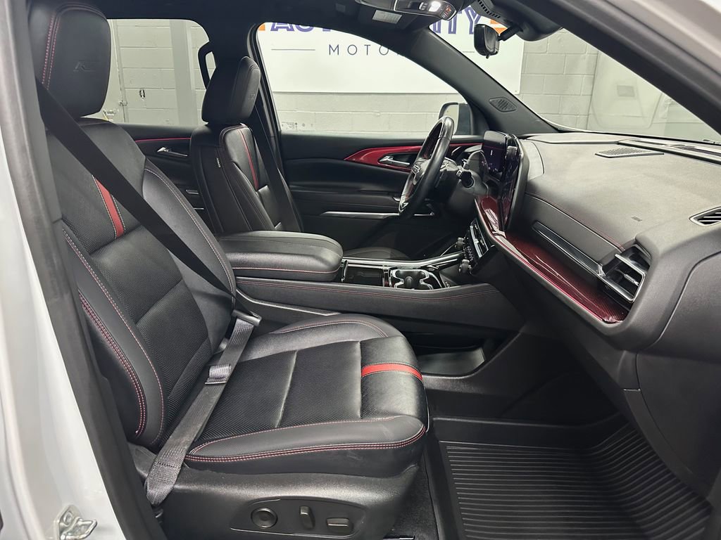 Used 2025 Chevrolet Traverse RS w/ LPO, Floor Liner Package AWD/4WD image 19
