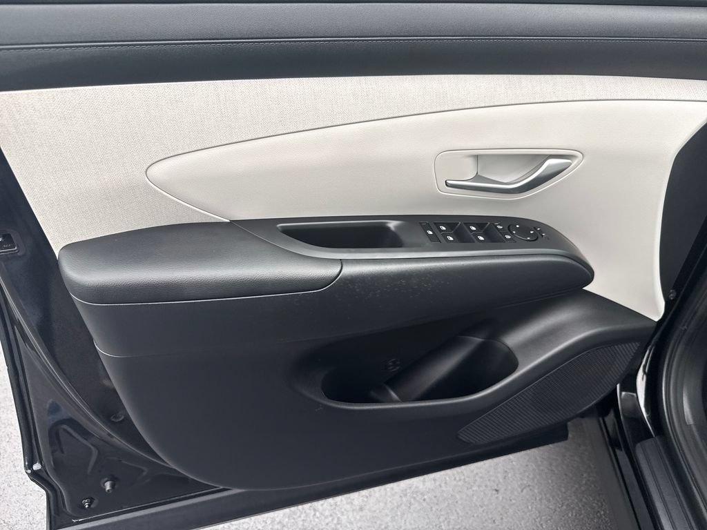 Certified 2025 Hyundai Tucson SEL AWD/4WD image 9
