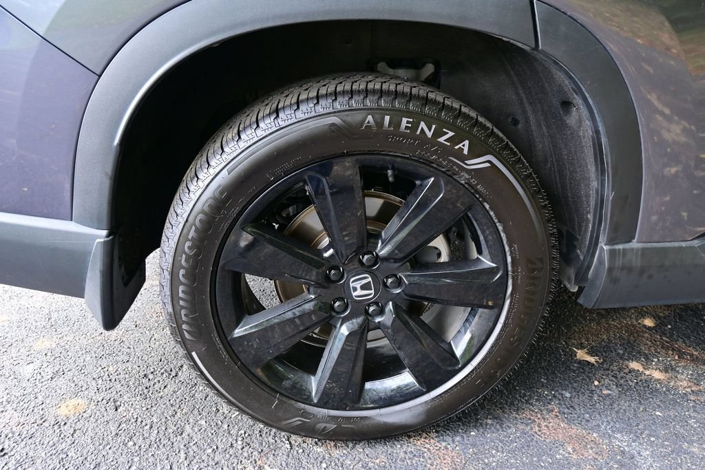 Certified 2025 Honda Pilot Black Edition image 23