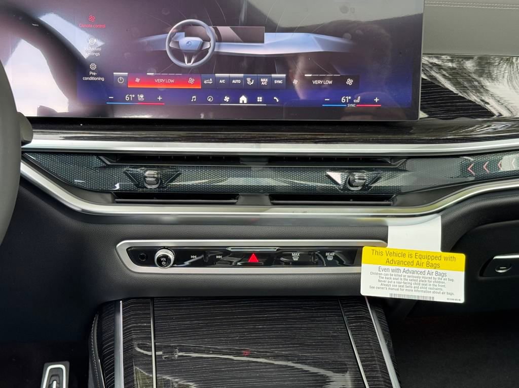 Used 2026 BMW X7 xDrive40i w/ M Sport Package image 21