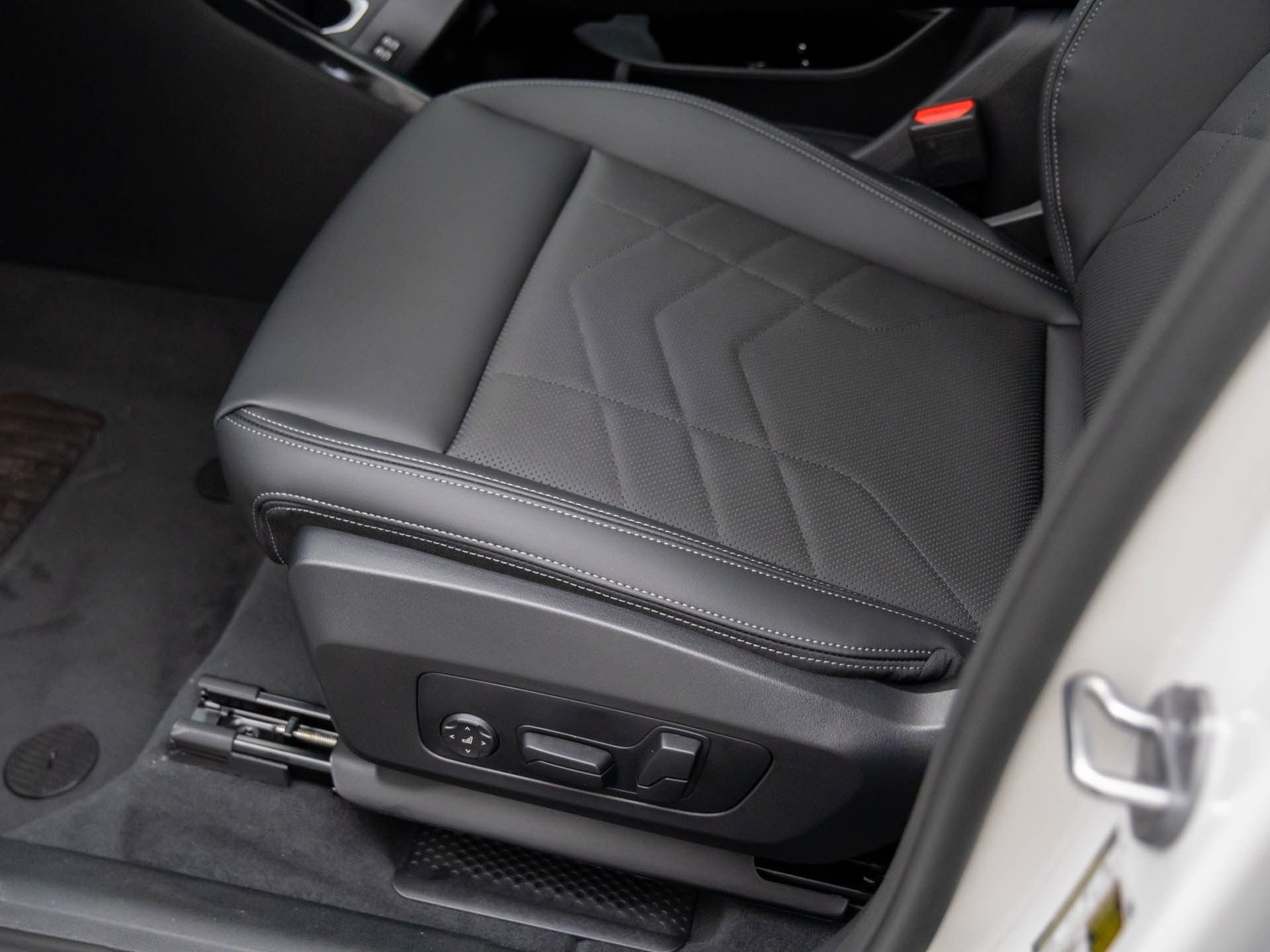 New 2026 BMW X1 xDrive28i w/ Technology Package image 16