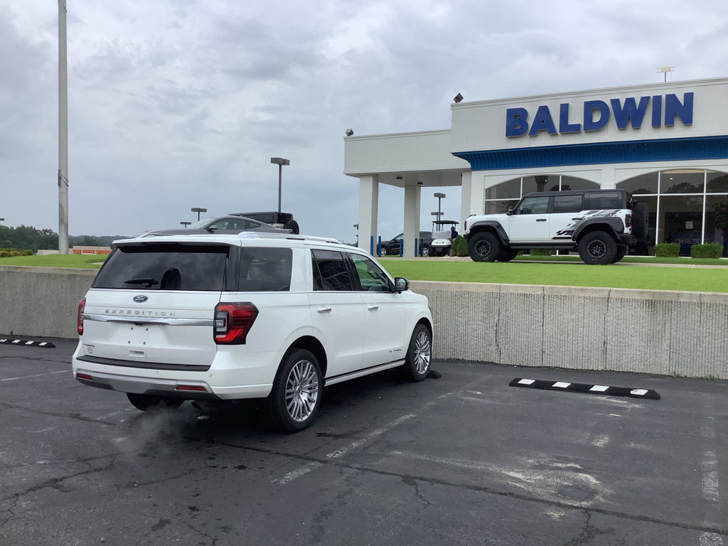Used 2023 Ford Expedition Platinum AWD/4WD image 7