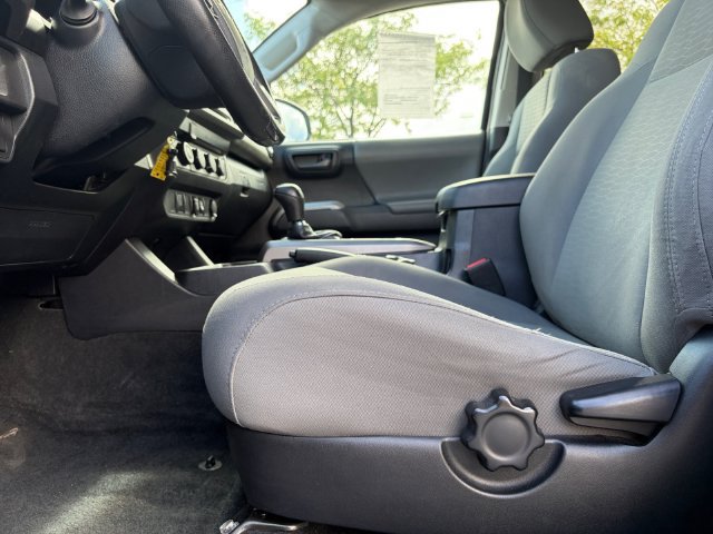 Used 2019 Toyota Tacoma SR5 AWD/4WD image 14