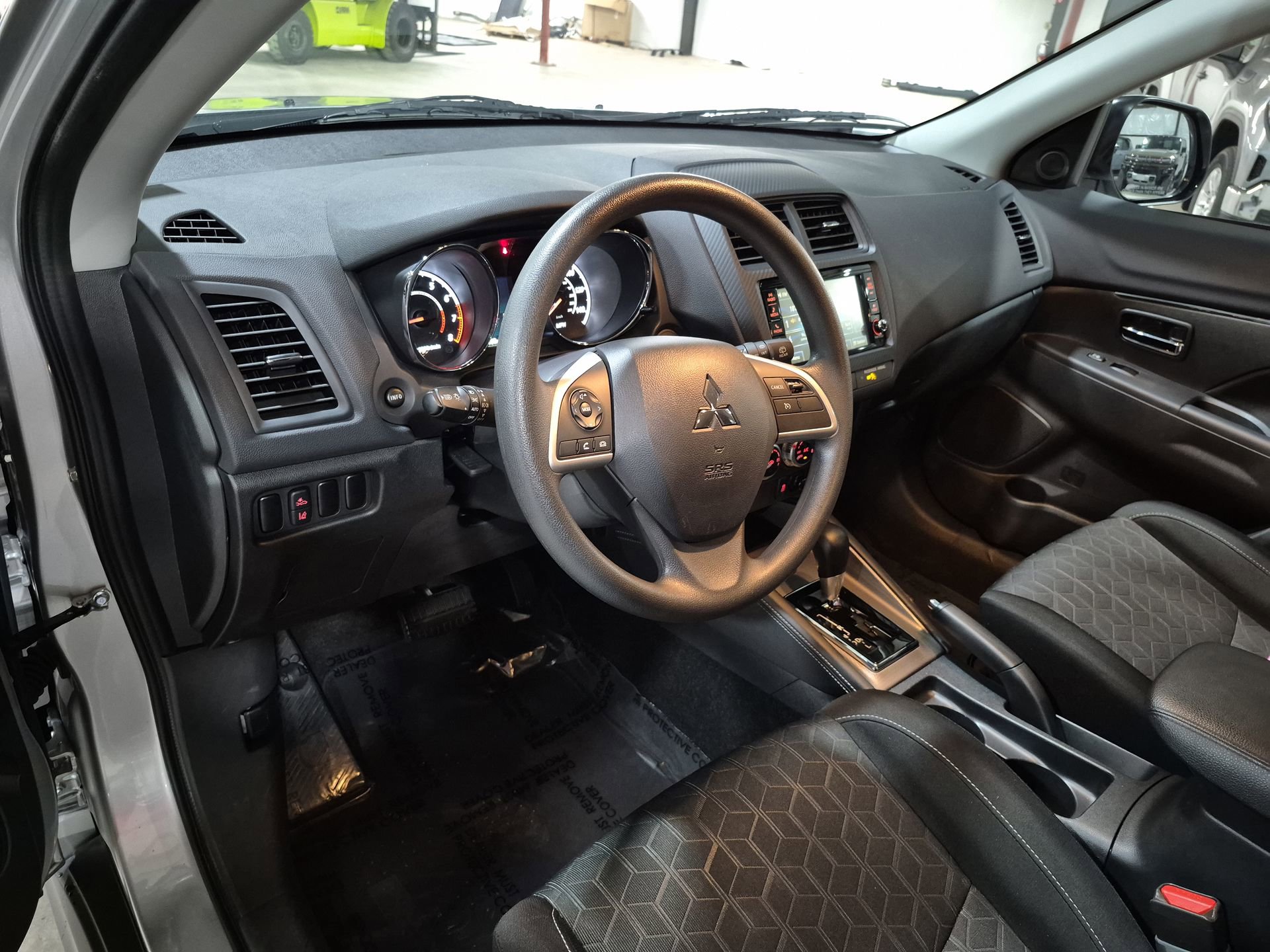 Used 2025 Mitsubishi Outlander Sport ES image 11