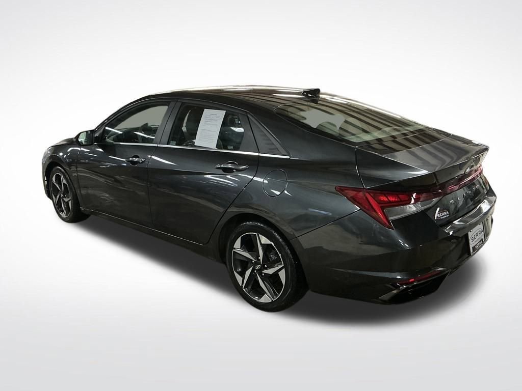 Used 2021 Hyundai Elantra SEL w/ Convenience + Premium Package image 3