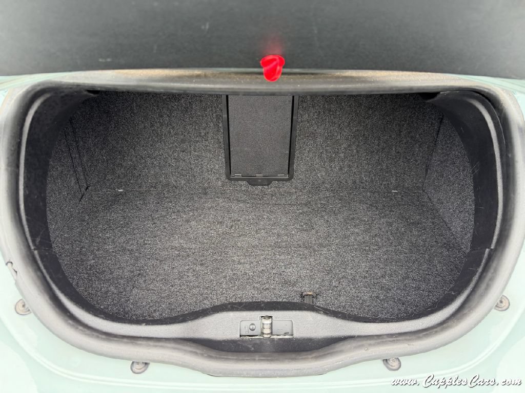 Used 2010 Volkswagen Beetle Final Edition FWD image 9