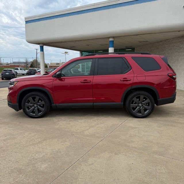 Certified 2025 Honda Pilot Sport image 2