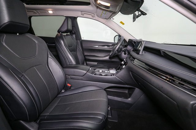 Used 2023 INFINITI QX60 Pure image 17