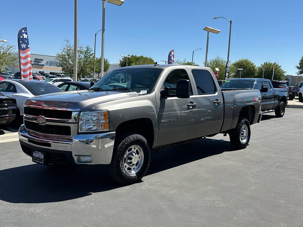 Used 2008 Chevrolet Silverado 2500 LT w/ 1LT Convenience Package AWD/4WD image 2