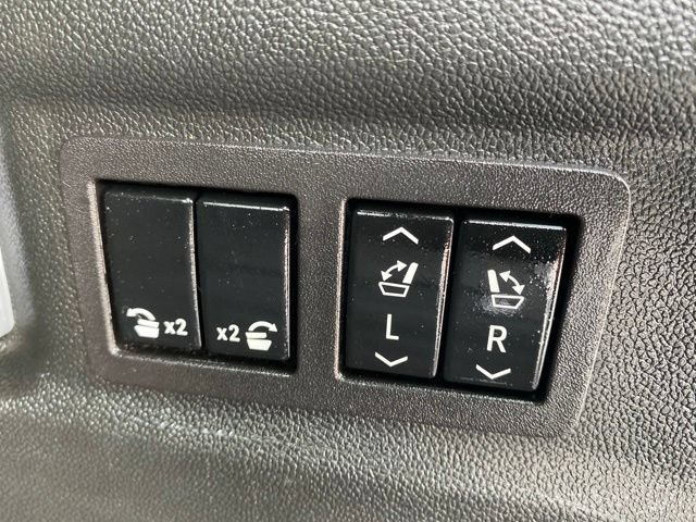 Used 2023 Chevrolet Suburban Premier AWD/4WD image 41