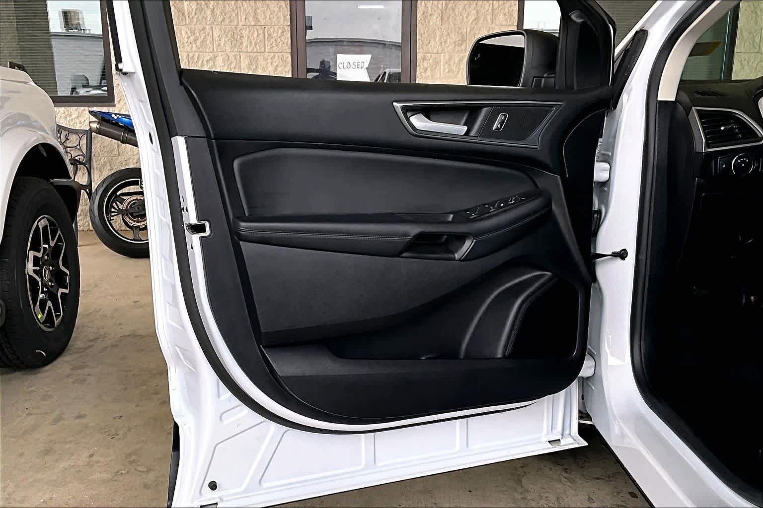 Used 2021 Ford Edge SE FWD image 20