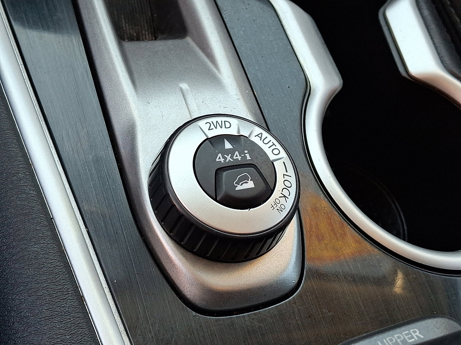 Used 2020 Nissan Pathfinder S image 24