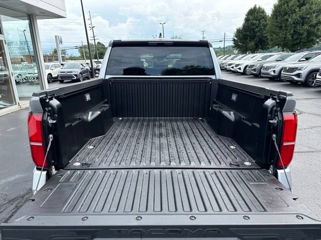 Used 2026 Toyota Tacoma SR5 AWD/4WD image 31