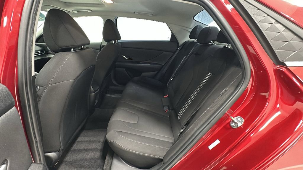 Certified 2024 Hyundai Elantra SEL w/ Convenience Package image 11