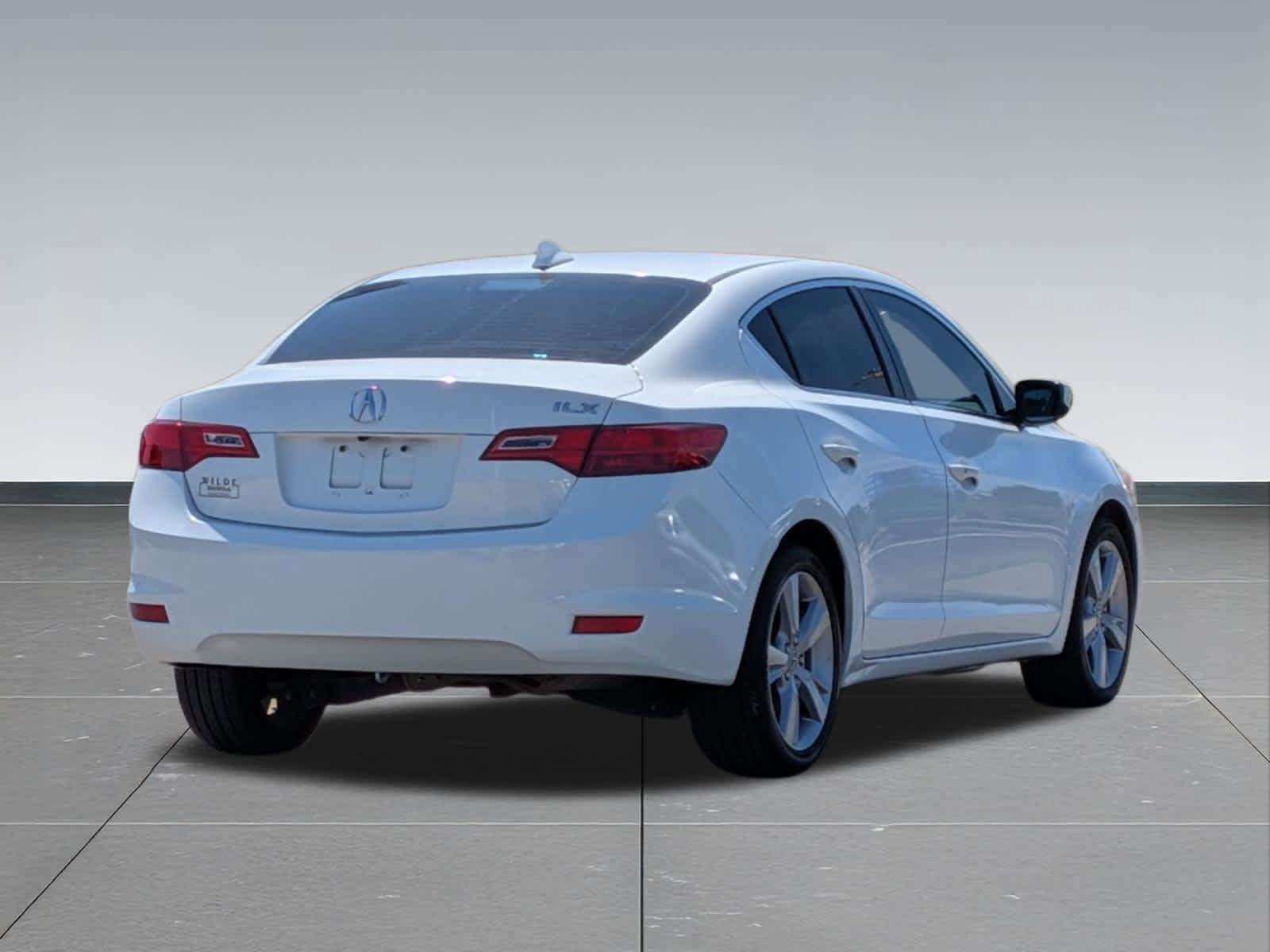 Used 2013 Acura ILX w/ Technology Package FWD image 5