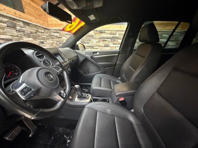 Used 2016 Volkswagen Tiguan R-Line AWD/4WD image 13