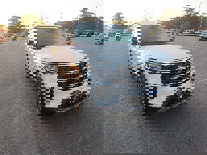 New 2026 Ford Explorer Active w/ Active Comfort Package image 7