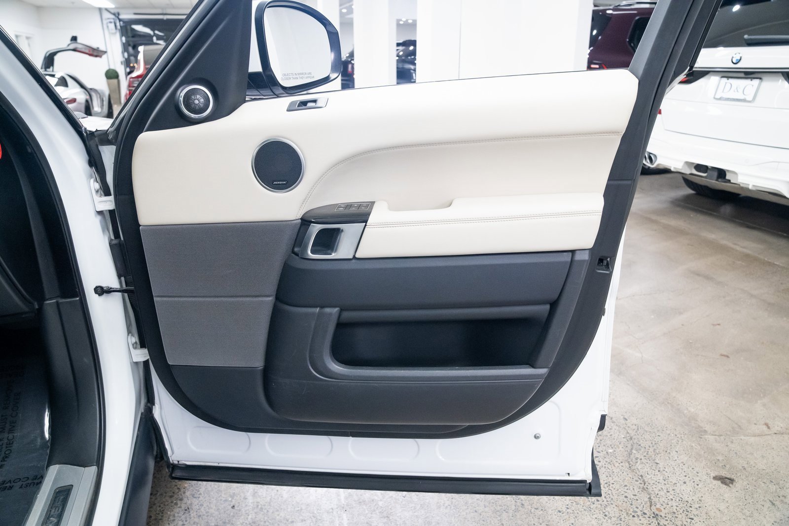 Used 2014 Land Rover Range Rover Sport HSE image 24