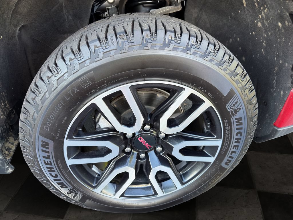Certified 2023 GMC Sierra 1500 AT4 w/ AT4 Premium Package AWD/4WD image 11