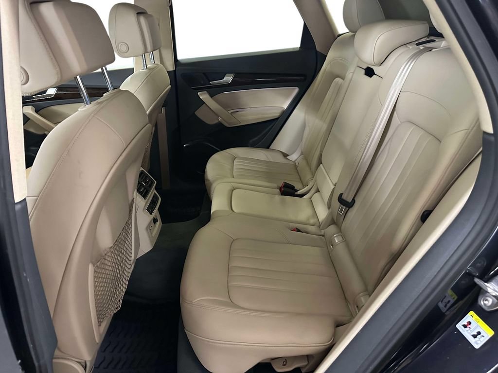 Used 2019 Audi Q5 2.0T Premium Plus w/ Premium Plus Package AWD/4WD image 14