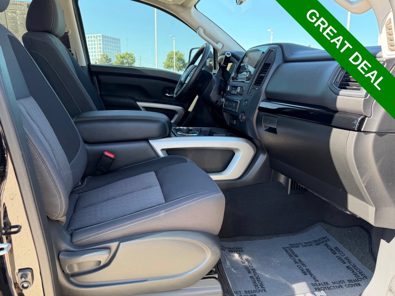 Used 2024 Nissan Titan SV w/ SV Convenience Package RWD image 39