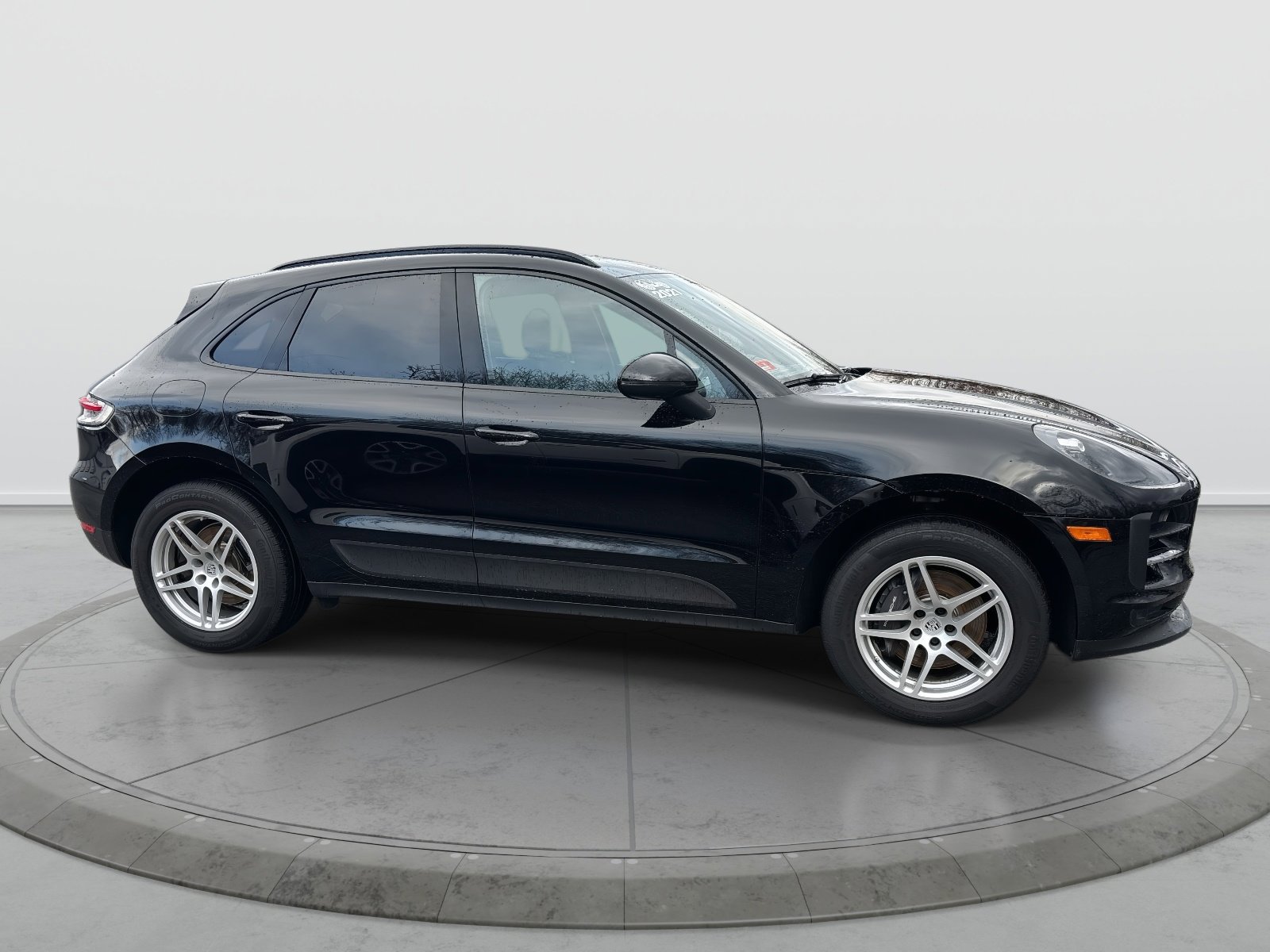 Used 2021 Porsche Macan w/ Driver Memory Package AWD/4WD image 3