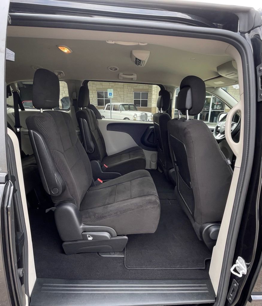 Used 2013 Dodge Grand Caravan SE FWD image 29