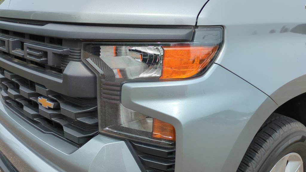 Used 2023 Chevrolet Silverado 1500 Custom image 9