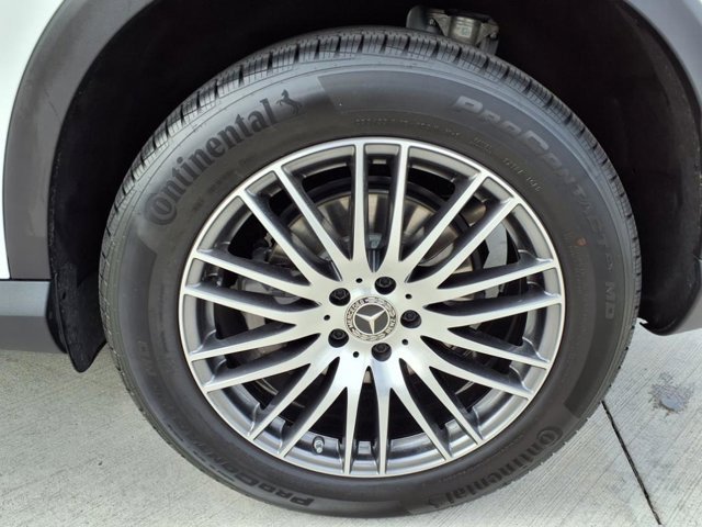 Certified 2025 Mercedes-Benz GLC 300 image 23