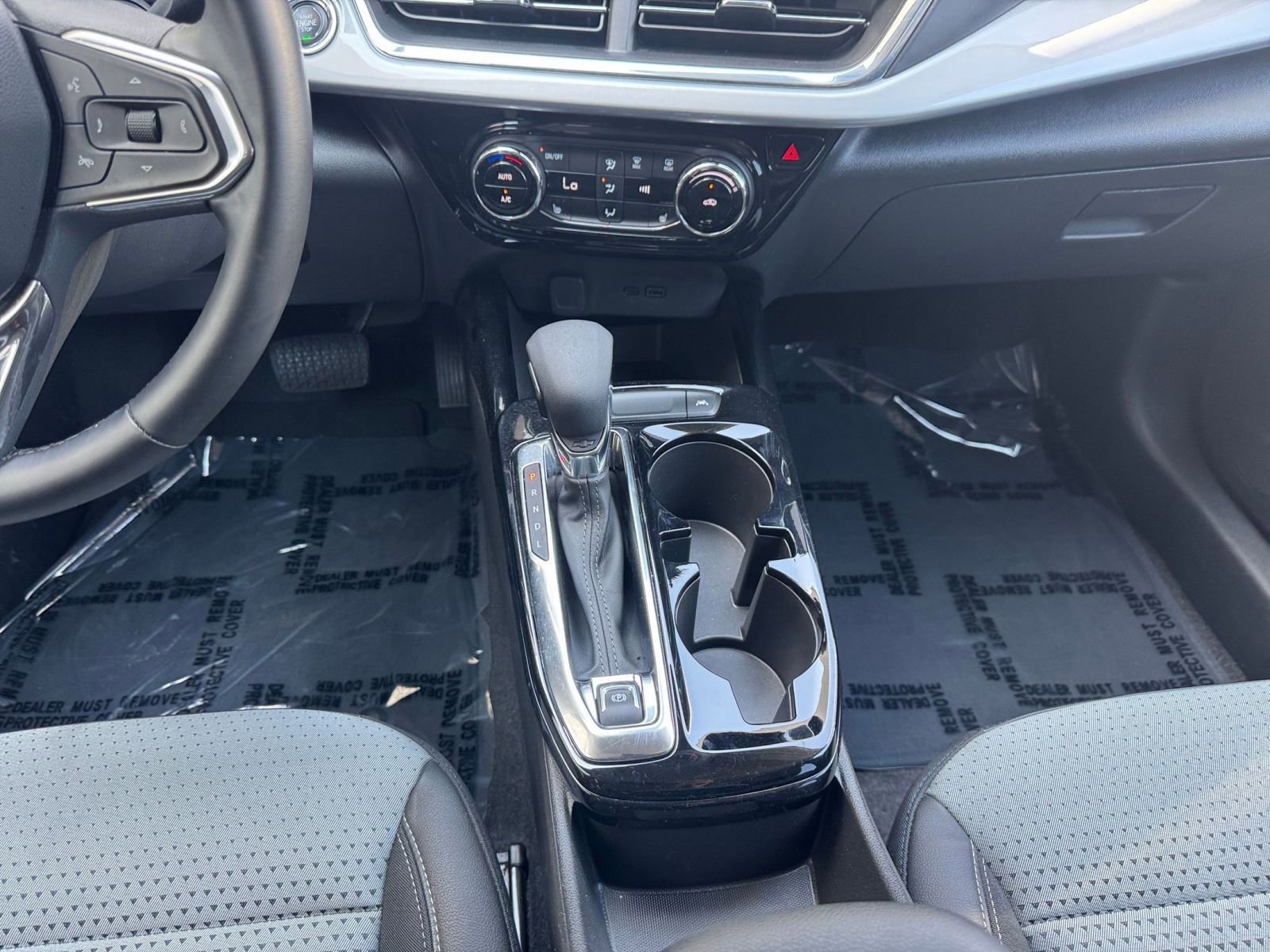 Used 2025 Chevrolet Trax LT w/ LT Convenience Package image 41