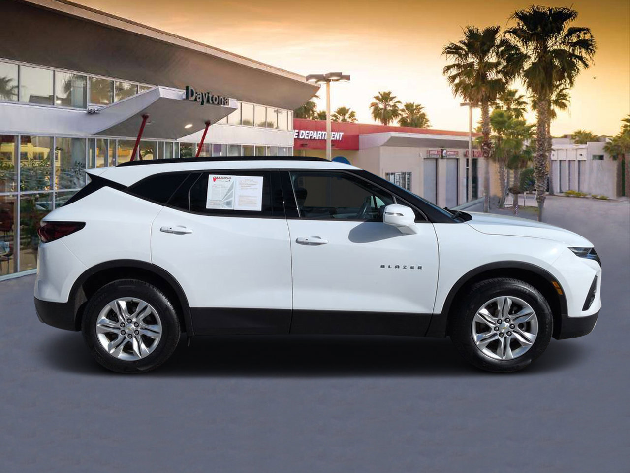 Used 2020 Chevrolet Blazer LT FWD image 2