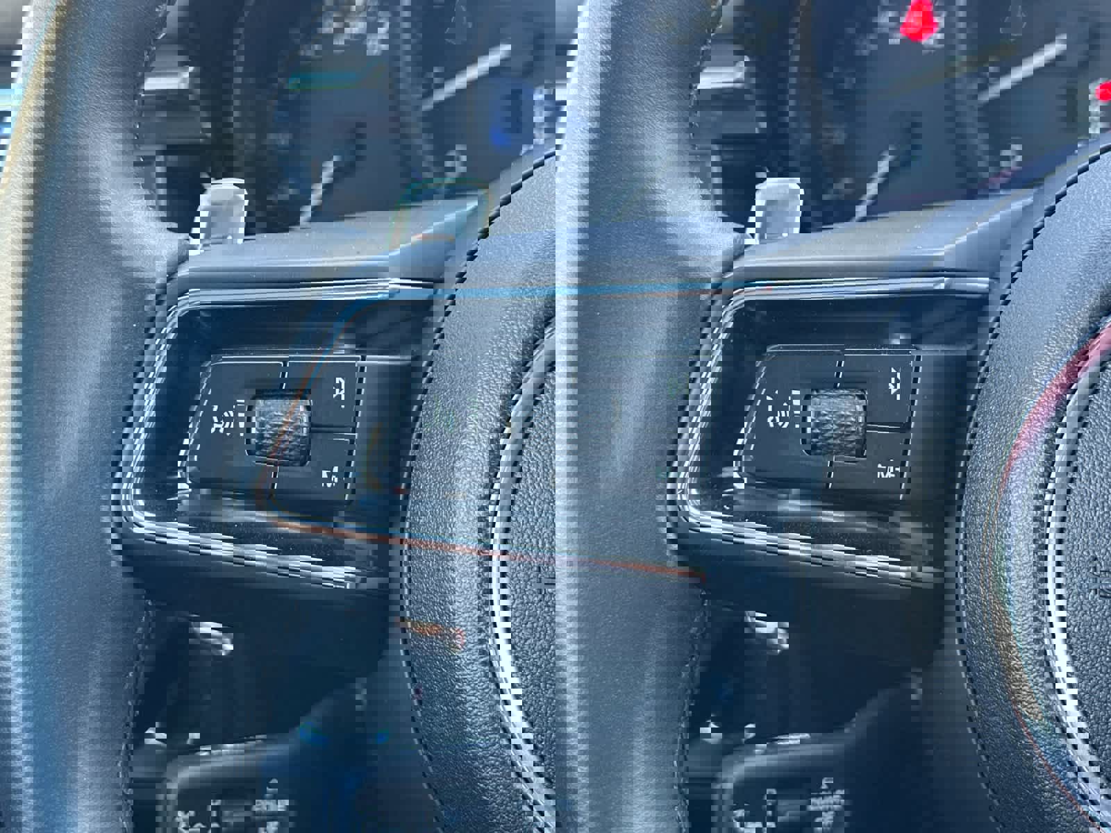 Used 2025 Porsche Macan image 27