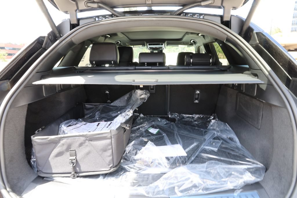 New 2026 Land Rover Range Rover Velar Belgravia AWD/4WD image 9