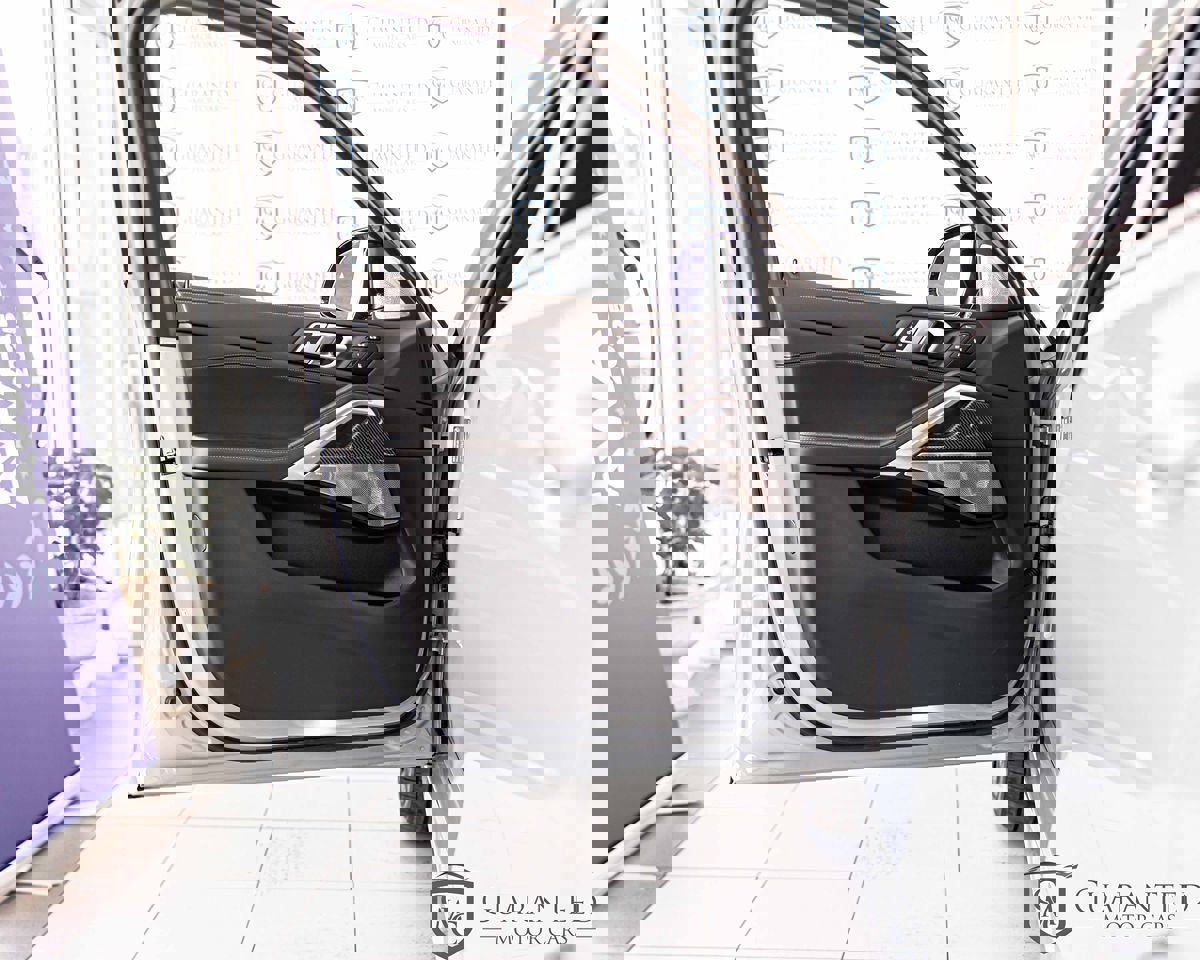 Used 2025 BMW X6 M Competition w/ Executive Package image 32