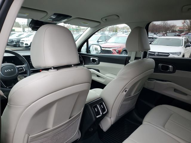 Certified 2025 Kia Sorento S image 9