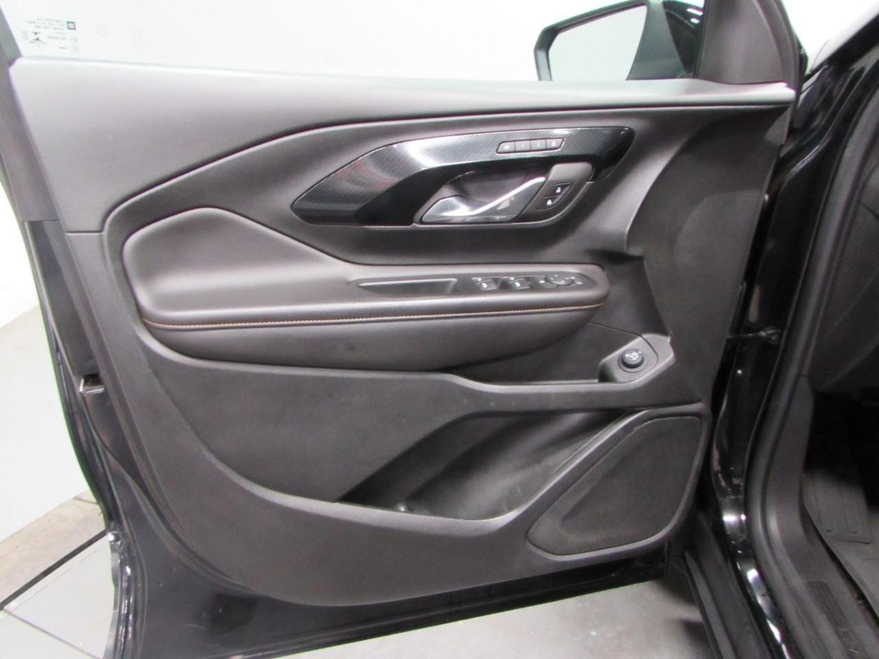 Used 2022 GMC Terrain AT4 image 12