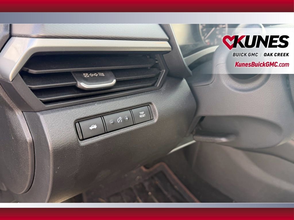 Used 2025 Nissan Altima 2.5 SR image 8