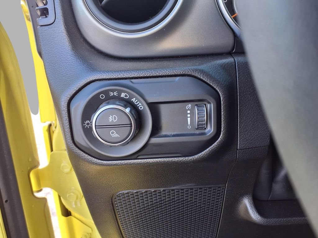 Certified 2023 Jeep Gladiator Sport image 14