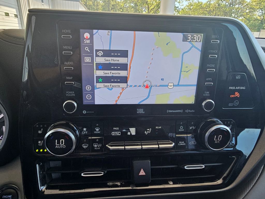 Used 2022 Toyota Highlander Limited FWD image 25