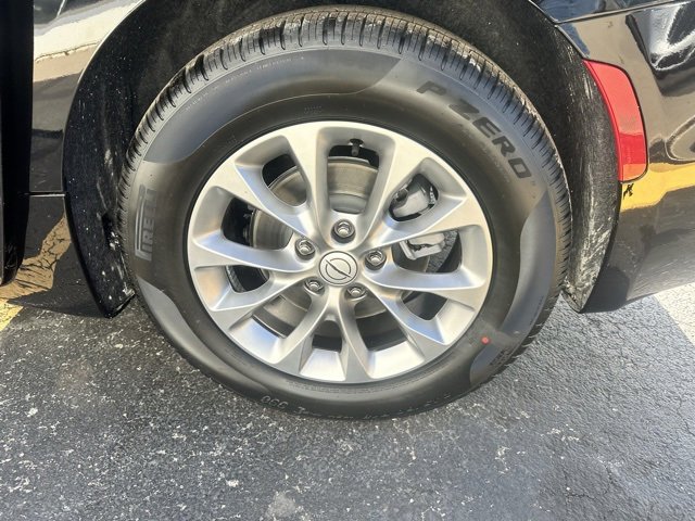 New 2026 Chrysler Pacifica Limited image 25