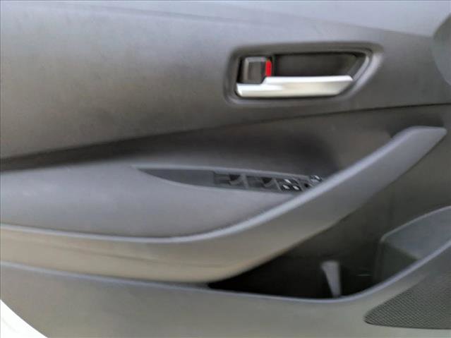 Used 2020 Toyota Corolla LE image 12