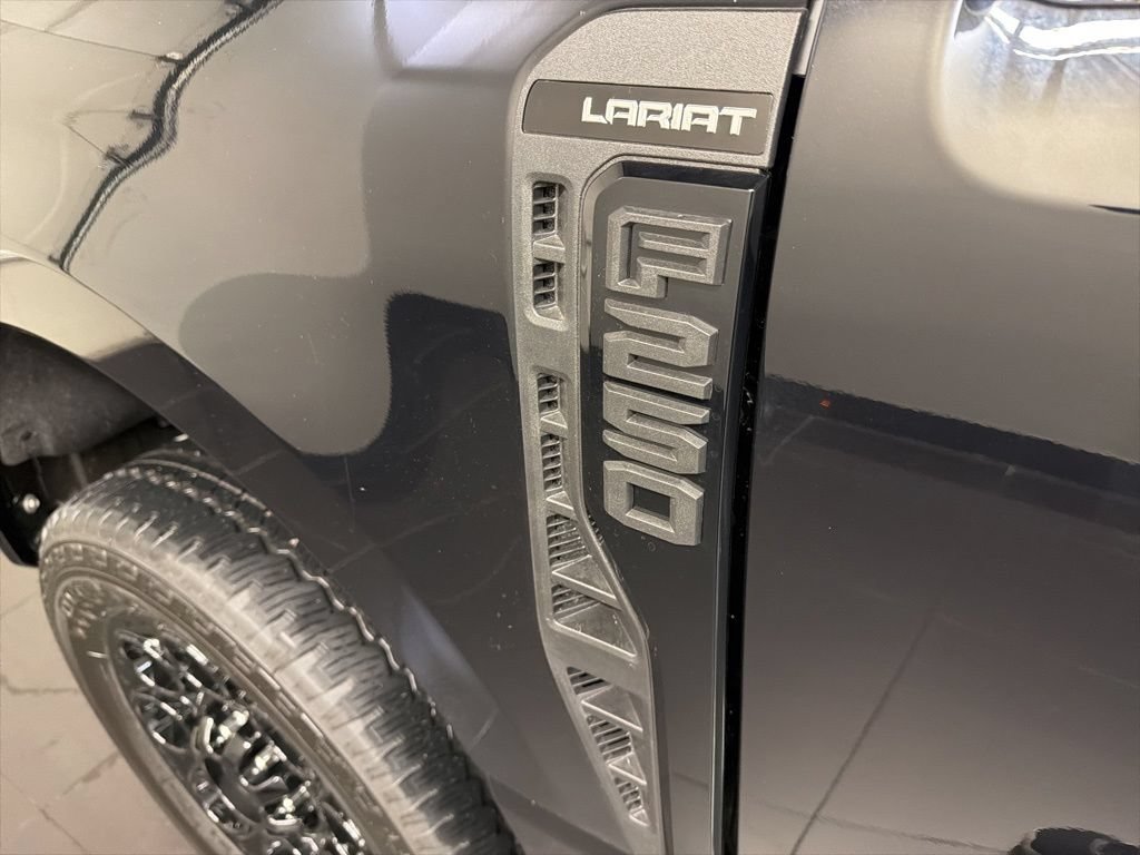 New 2026 Ford F250 Lariat w/ Black Appearance Package AWD/4WD image 43