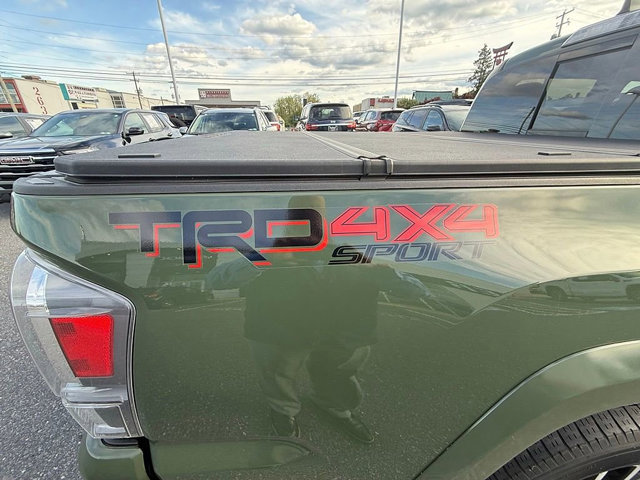 Used 2022 Toyota Tacoma TRD Sport w/ Technology Package AWD/4WD image 15