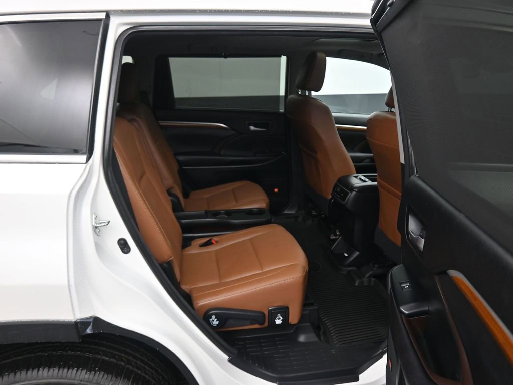 Used 2017 Toyota Highlander Limited w/ Protection Package #3 image 49