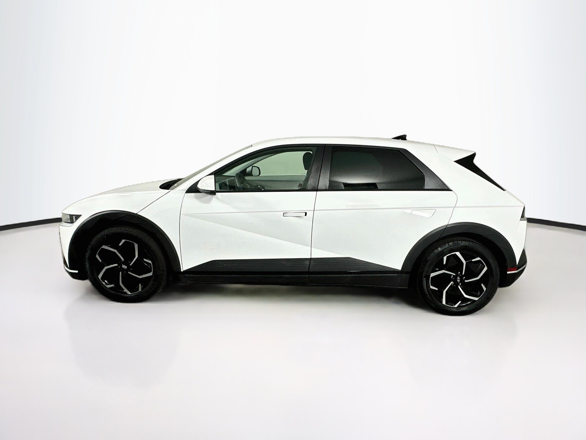 Used 2024 Hyundai Ioniq 5 SEL RWD image 4