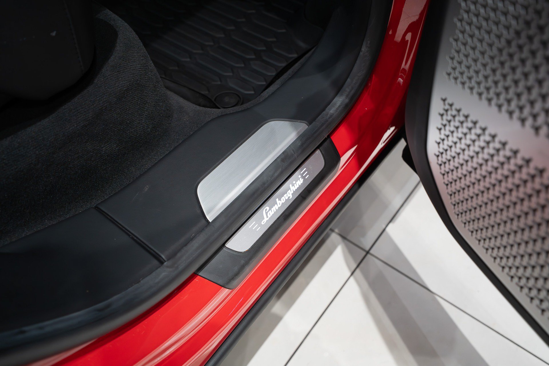 Used 2022 Lamborghini Urus AWD/4WD image 45