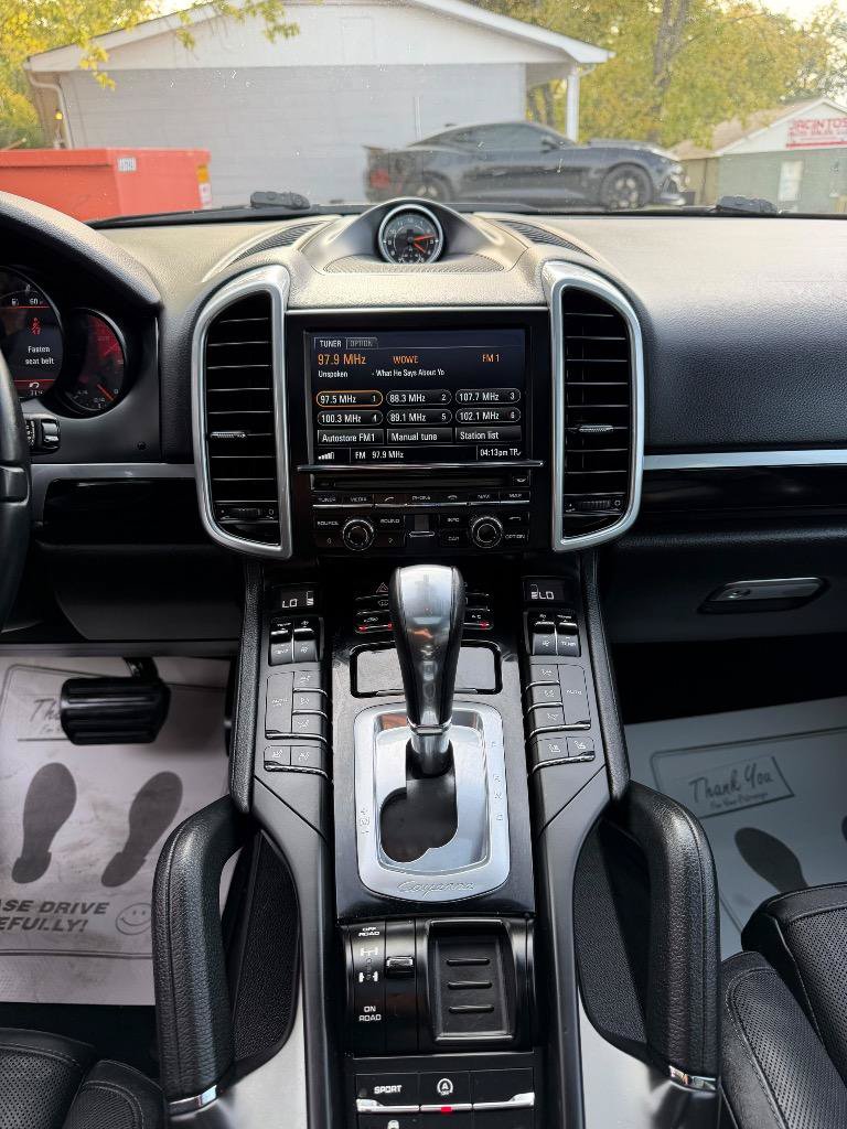 Used 2014 Porsche Cayenne Platinum Edition AWD/4WD image 17