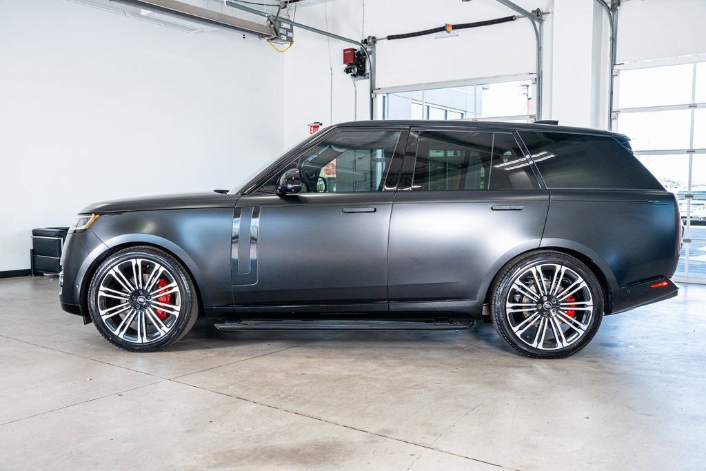Used 2022 Land Rover Range Rover SE image 8